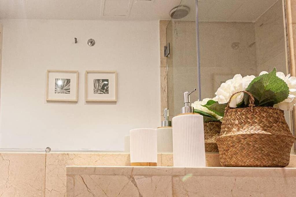 Heima Gran Via B Apartment Madrid Ngoại thất bức ảnh
