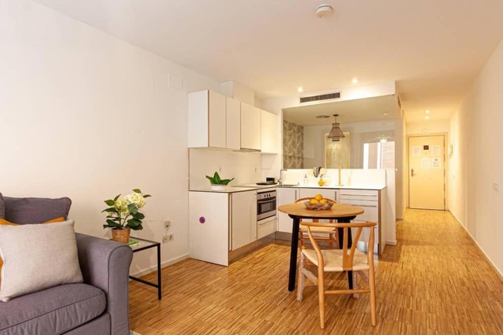 Heima Gran Via B Apartment Madrid Ngoại thất bức ảnh